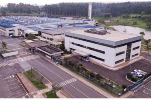 Gigante industrial fecha fábrica no Brasil e afeta 2 mil funcionários.