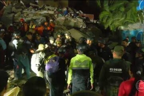 Venezuela busca vítimas soterradas de terremoto que já matou 164; VÍDEO mostra comemoração com resgates.